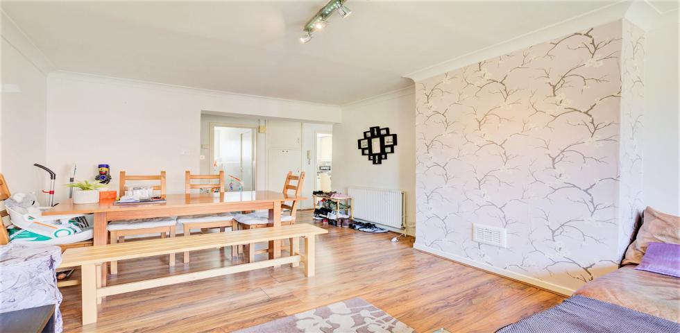 Stunning Sharers Apartment Greencroft Gardens, West Hampstead